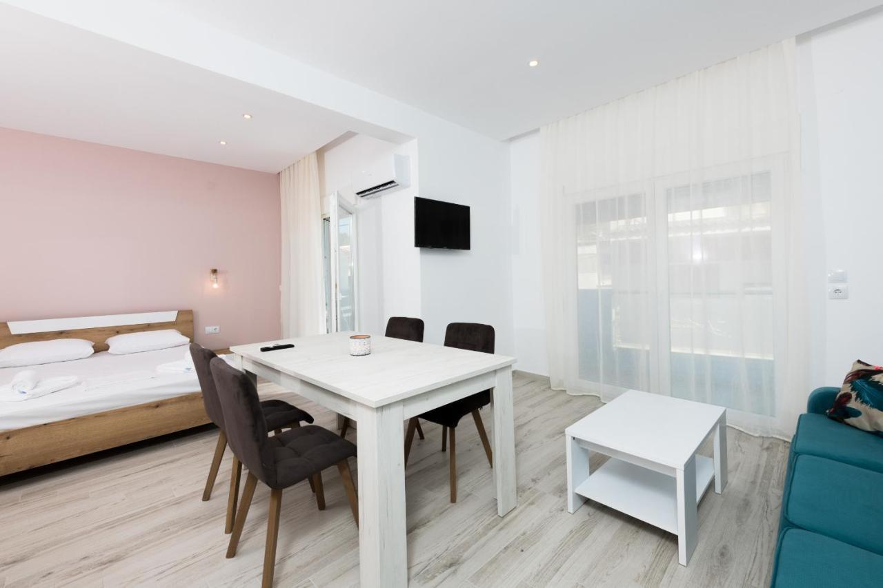 Diamanti Apartments Downtown ลีเมนาส ภายนอก รูปภาพ